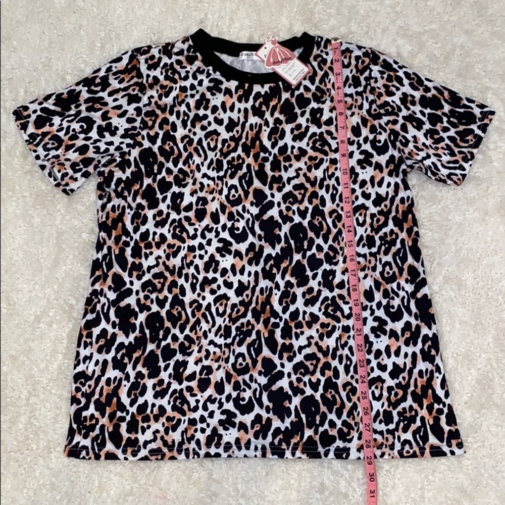 🦄Leopard Print Top🐆 - Picture 4 of 6